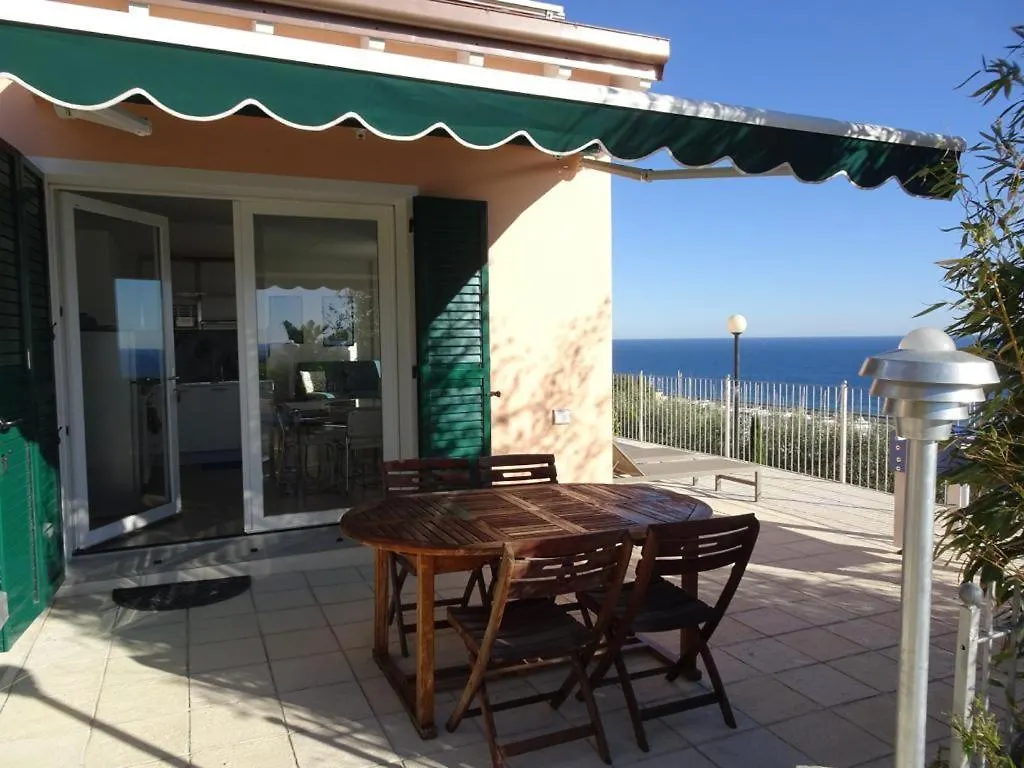 Villetta Sole Mare Santo Stefano al Mare Italien